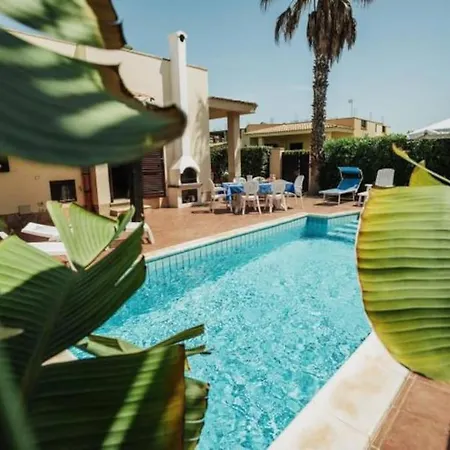Villa Pino With Exclusive Private Pool Only 50m From The *