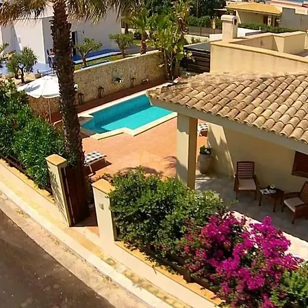 Pino With Exclusive Private Pool Only 50m From The Campobello di Mazara