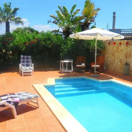 Villa Pino With Exclusive Private Pool Only 50m From The Campobello di Mazara