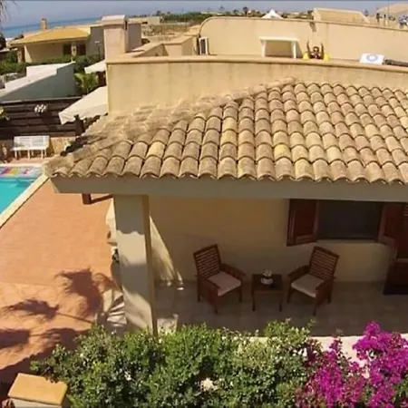 Villa Pino With Exclusive Private Pool Only 50m From The Campobello di Mazara