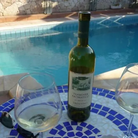 Pino With Exclusive Private Pool Only 50m From The Villa
